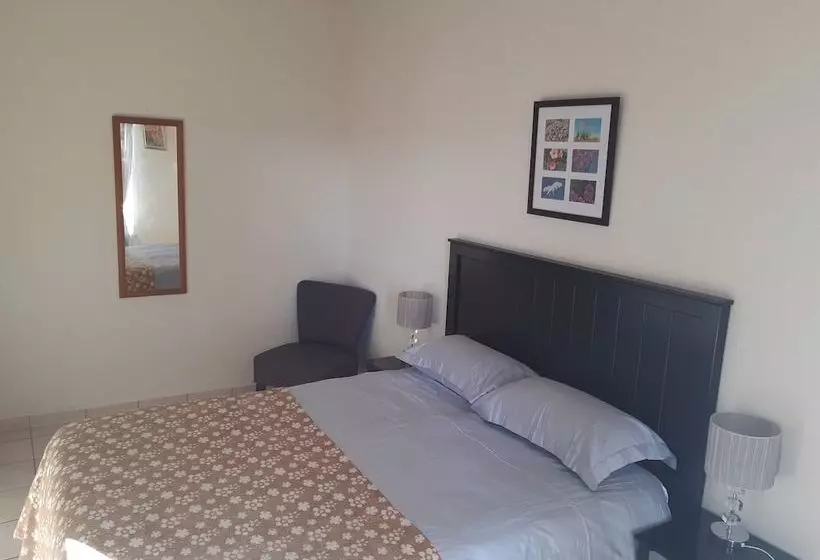 Majatalo Midrand Oasis Guesthouse