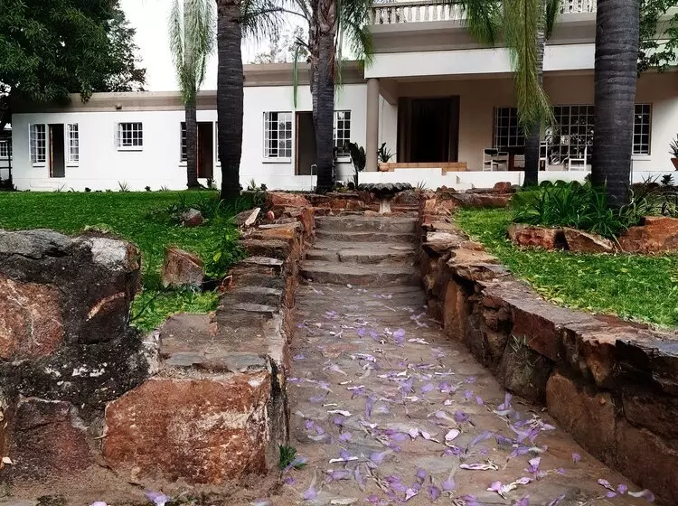 Majatalo Midrand Oasis Guesthouse