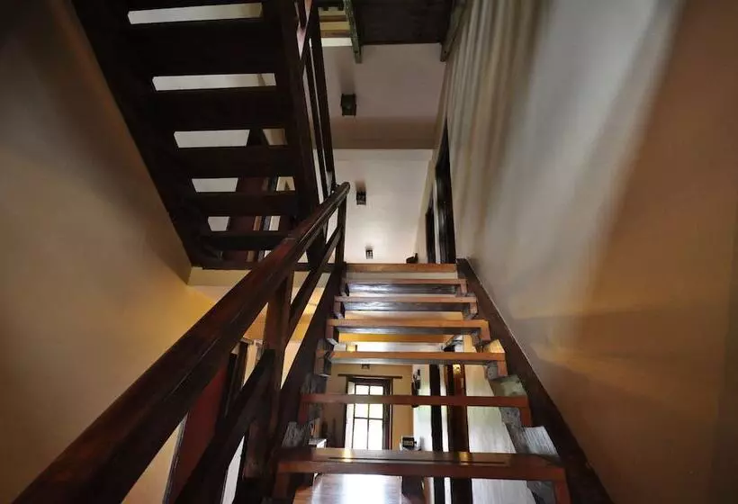 پانسیون The Village Lodge Paro