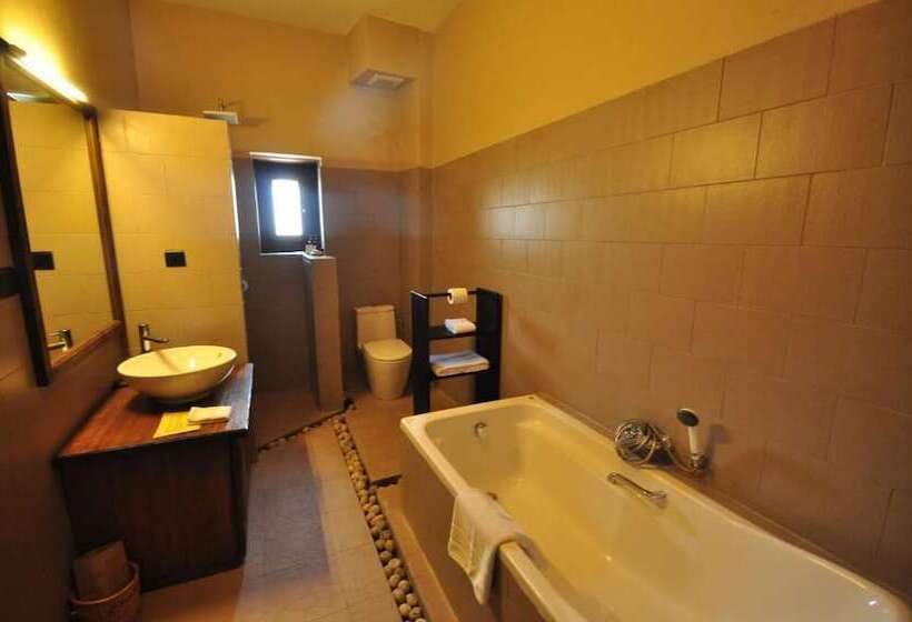 پانسیون The Village Lodge Paro