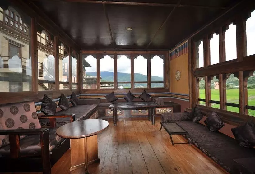 پانسیون The Village Lodge Paro