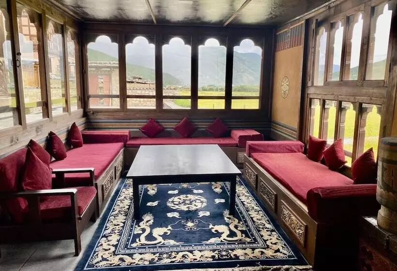 پانسیون The Village Lodge Paro