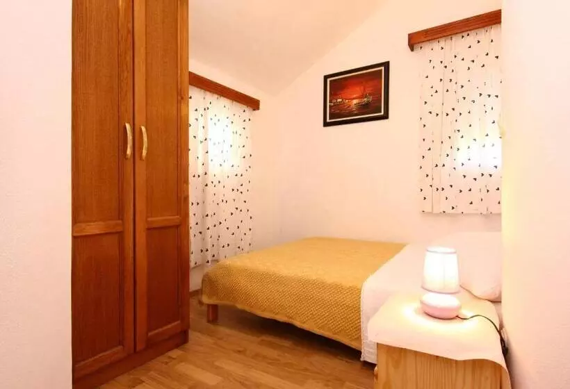 Apartments škarpa 1601