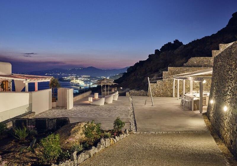 αrcs Suites & Residences