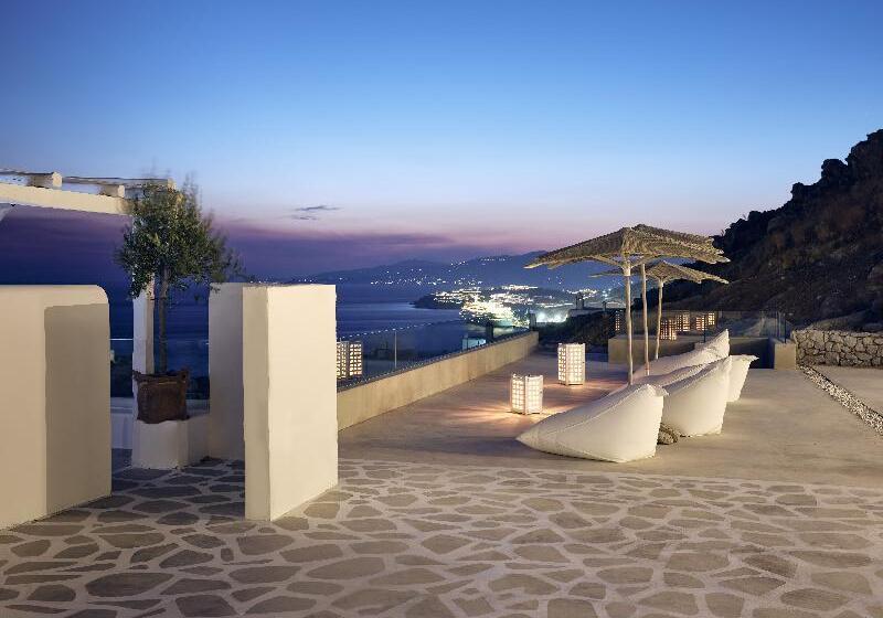 αrcs Suites & Residences