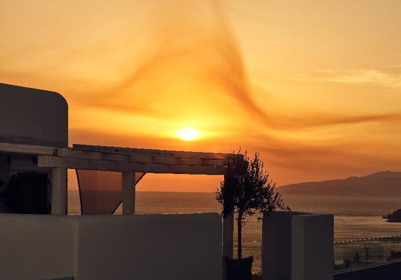 αrcs Suites & Residences