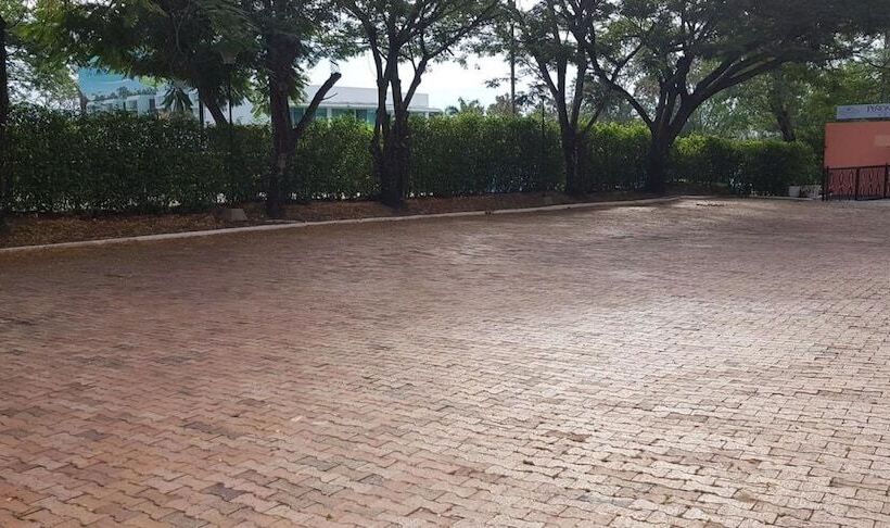 ホテル Penon Suites