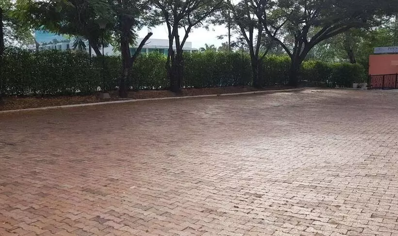 ホテル Penon Suites