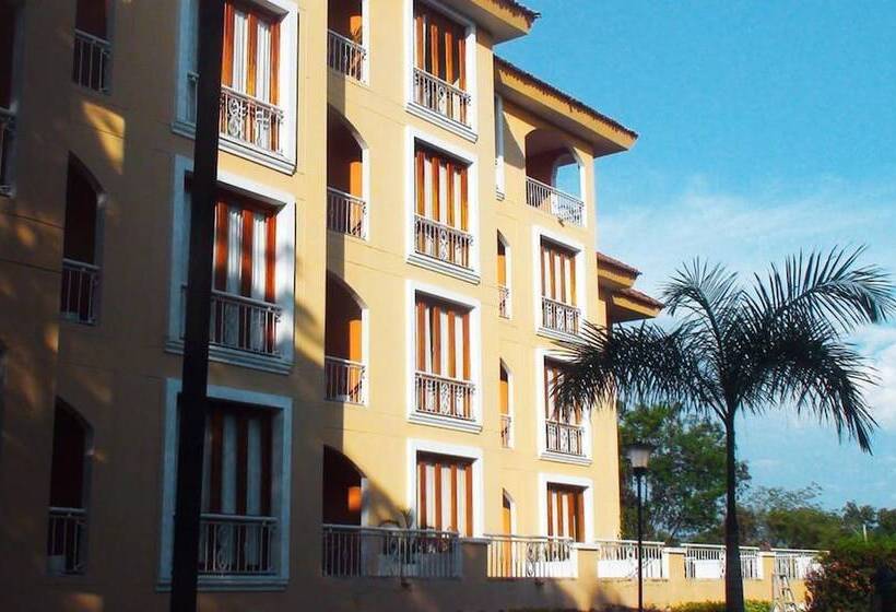 ホテル Penon Suites