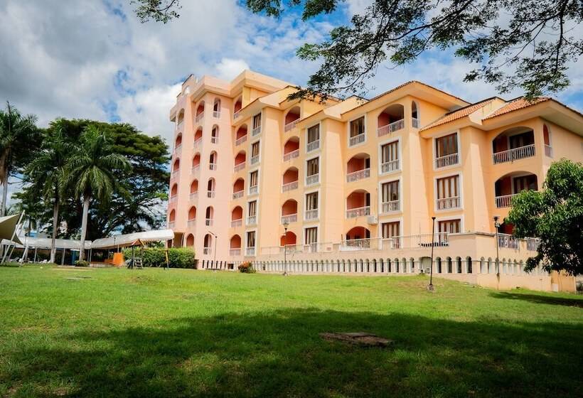 ホテル Penon Suites