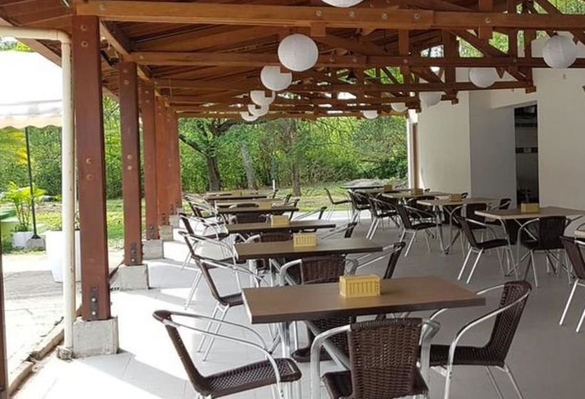 ホテル Penon Suites