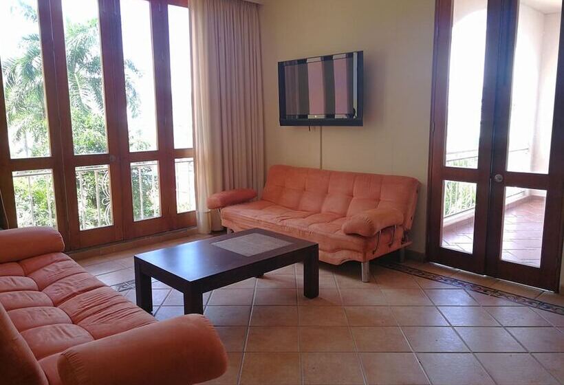 ホテル Penon Suites