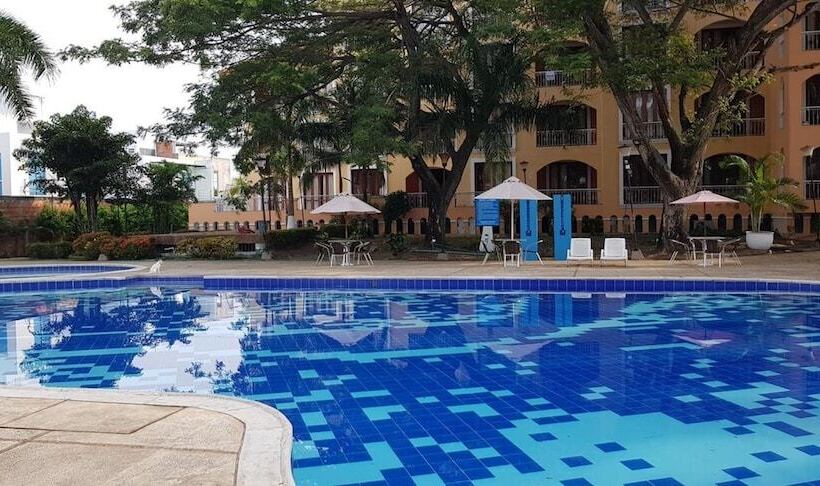 ホテル Penon Suites