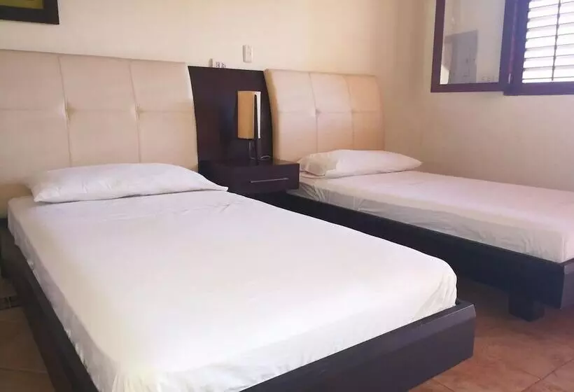 ホテル Penon Suites