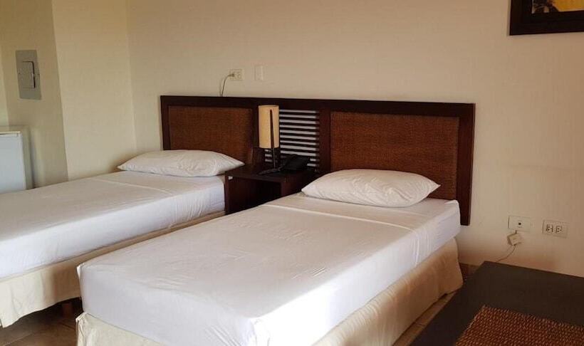 ホテル Penon Suites