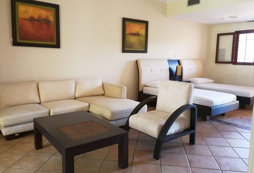 ホテル Penon Suites