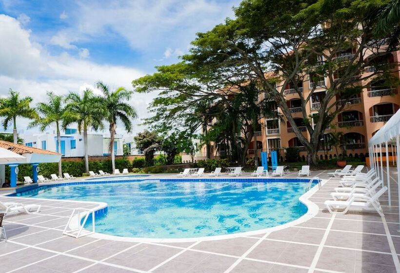 ホテル Penon Suites