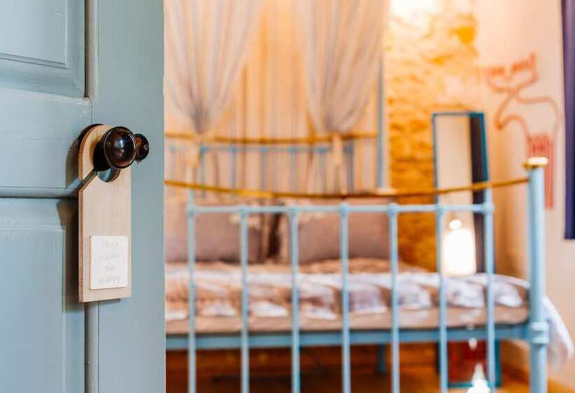 هتل Tasev Guesthouse