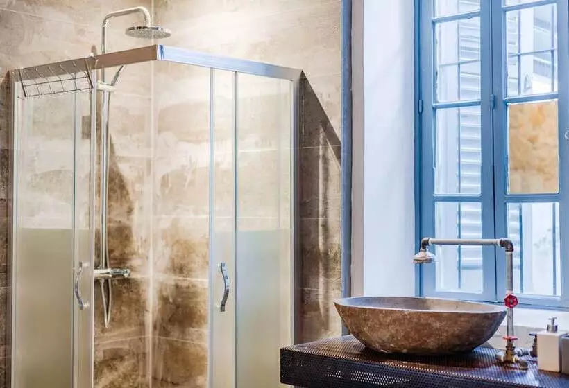 Hotelli Tasev Guesthouse