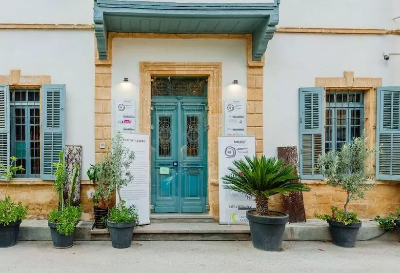 Hotelli Tasev Guesthouse