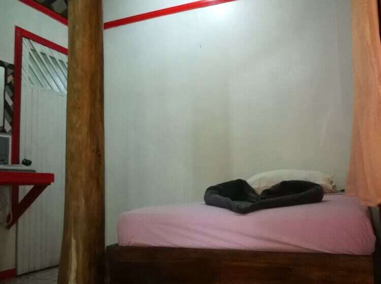 هتل Cabinas Talamanca