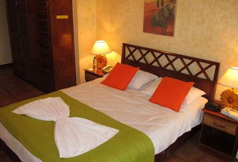 تختخواب و صبحانه Las Cumbres Inn