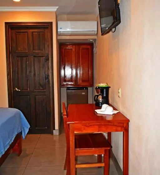 هتل Cabinas Midey