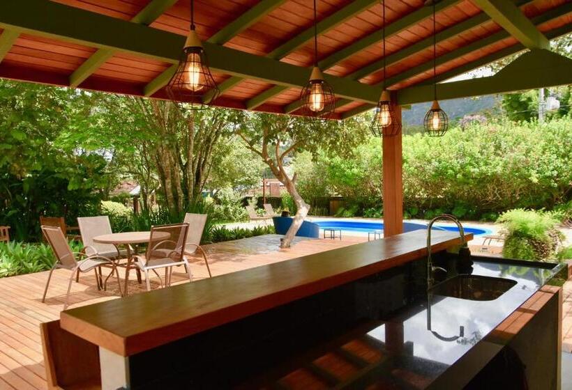 هتل Pouso Alforria