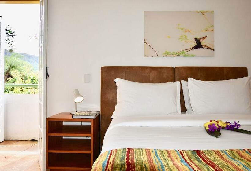 هتل Pouso Alforria