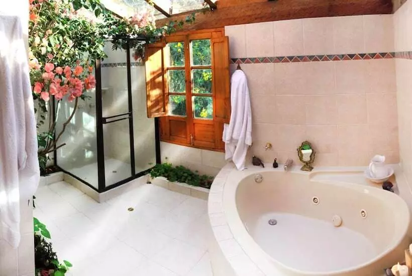 Hotelli Hacienda Rincón De La Montaña