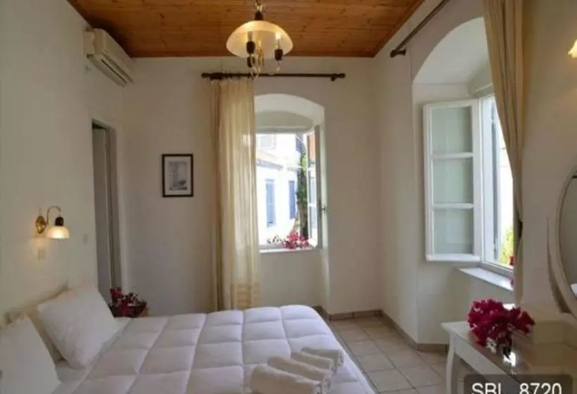 ペンション Areti Guesthouse