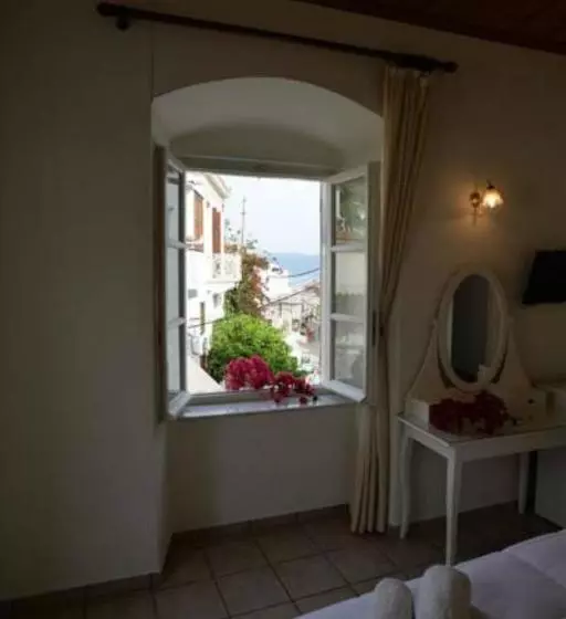 ペンション Areti Guesthouse