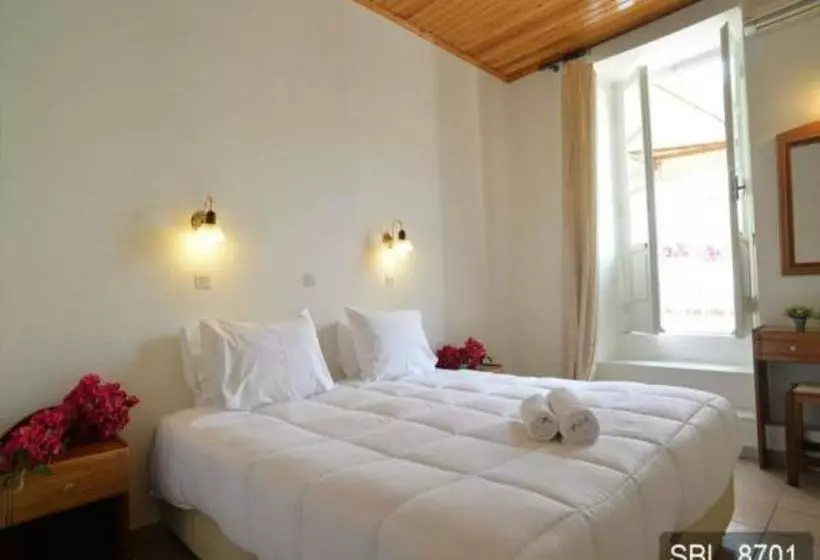 ペンション Areti Guesthouse