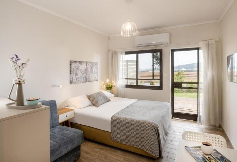 בית מלון כפרי Holiday Village Kibbutz Mizra