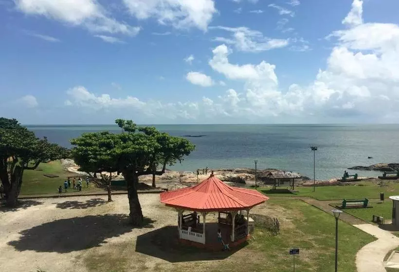 هتل Hôtel Des Amandiers