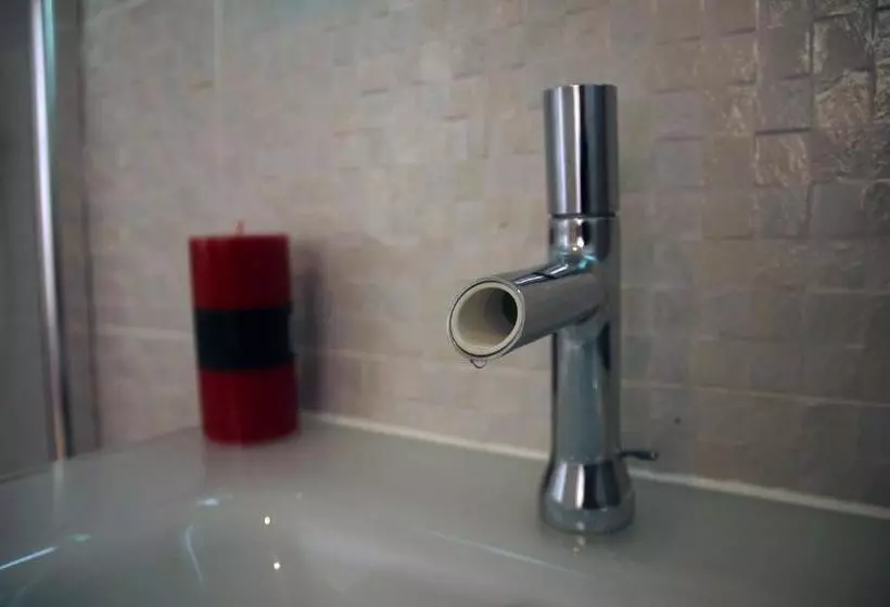 هتل Hôtel Des Amandiers