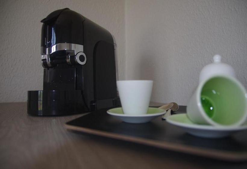 هتل Hôtel Des Amandiers