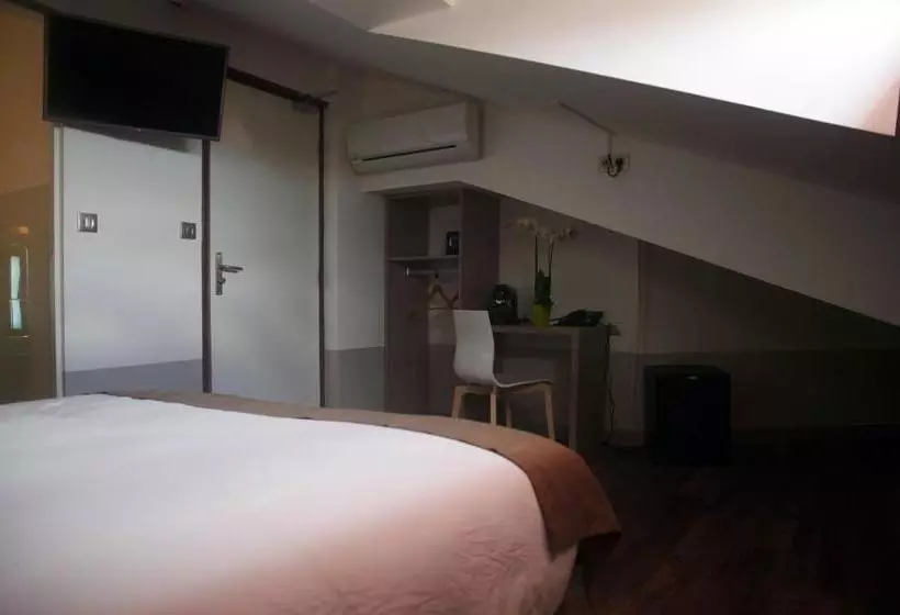 هتل Hôtel Des Amandiers