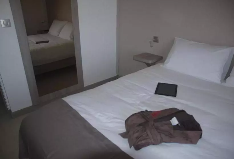 هتل Hôtel Des Amandiers