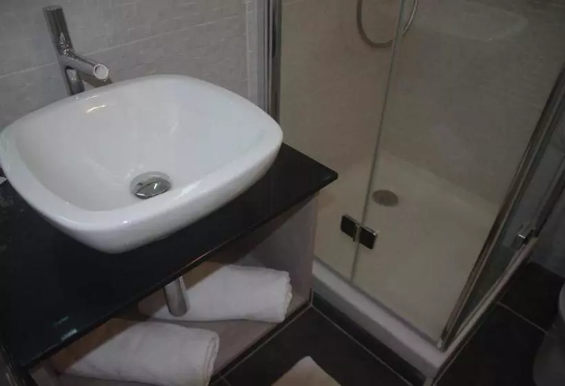 هتل Hôtel Des Amandiers