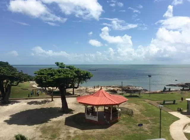 هتل Hôtel Des Amandiers