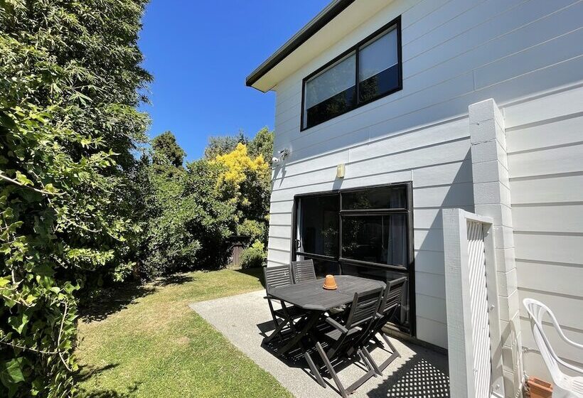 مُتل Hacienda Motor Lodge