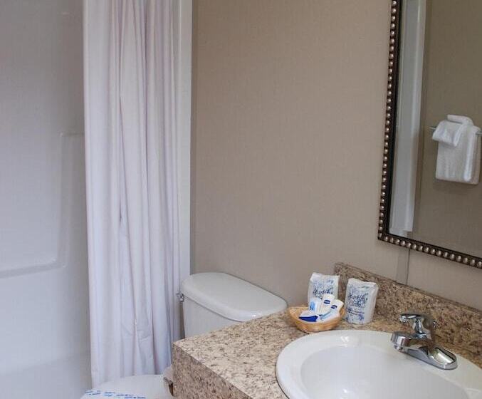 Triple J Hotel & Cabins