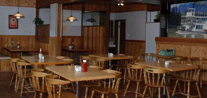 Triple J Hotel & Cabins