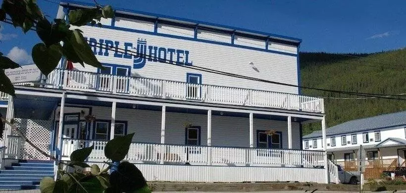 Triple J Hotel & Cabins