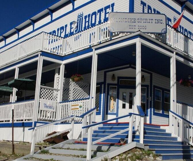 Triple J Hotel & Cabins