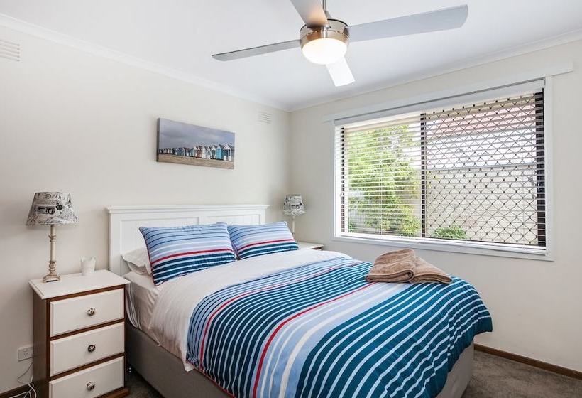 Beachfront Cottages Torquay