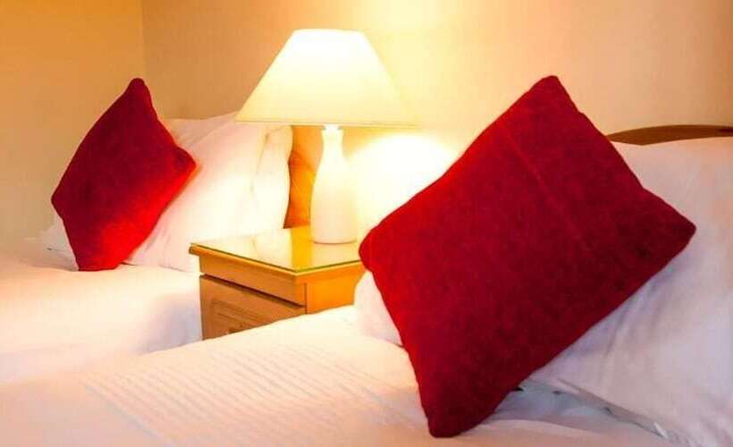 Broadlands Bed And Breakfast