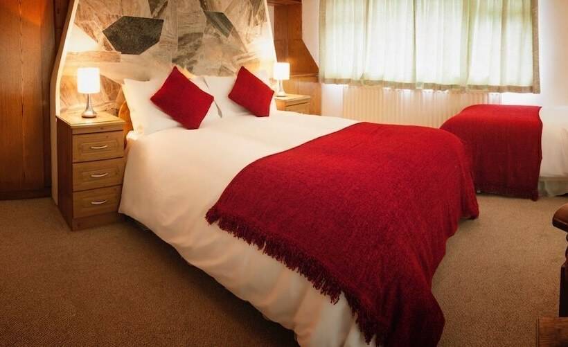 Broadlands Bed And Breakfast