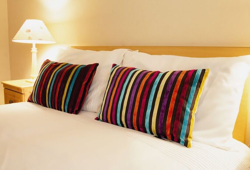 Broadlands Bed And Breakfast